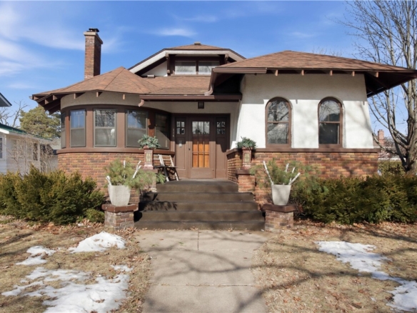 Residentialhouse for sale picture with an address of  716 Willow Street in Chippewa Falls and a list price of 390000