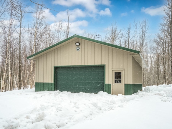 Residentialhouse for sale picture with an address of  72303 Pufal Road in High Bridge and a list price of 1449900