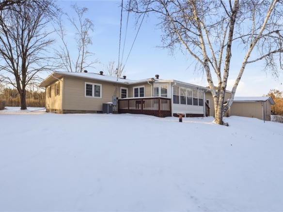 Residentialhouse for sale picture with an address of  7563 140th Street in Chippewa Falls and a list price of 278000