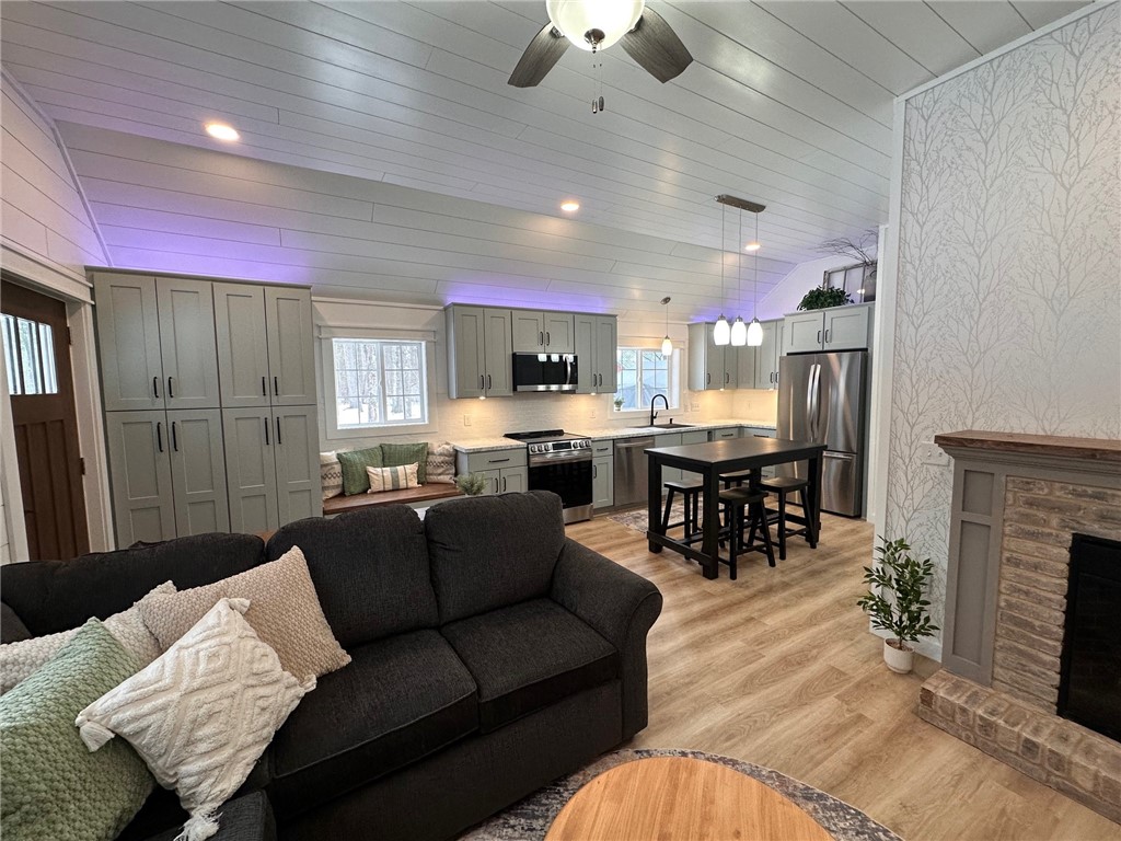 7685-Lange-Hayward-WI-54843-2