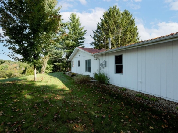 Residentialhouse for sale picture with an address of  785 River Heights Road in Menomonie and a list price of 364900