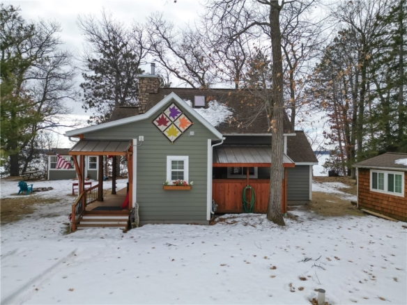 Residentialhouse for sale picture with an address of  8023 Park Street in Danbury and a list price of 489900