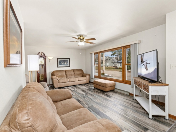 Residentialhouse for sale picture with an address of  804 Golf Road in Black River Falls and a list price of 300000