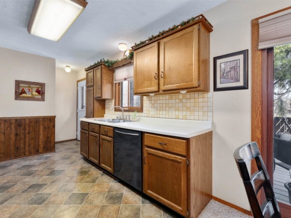 Residentialhouse for sale picture with an address of  804 Roberts Street in Altoona and a list price of 289900