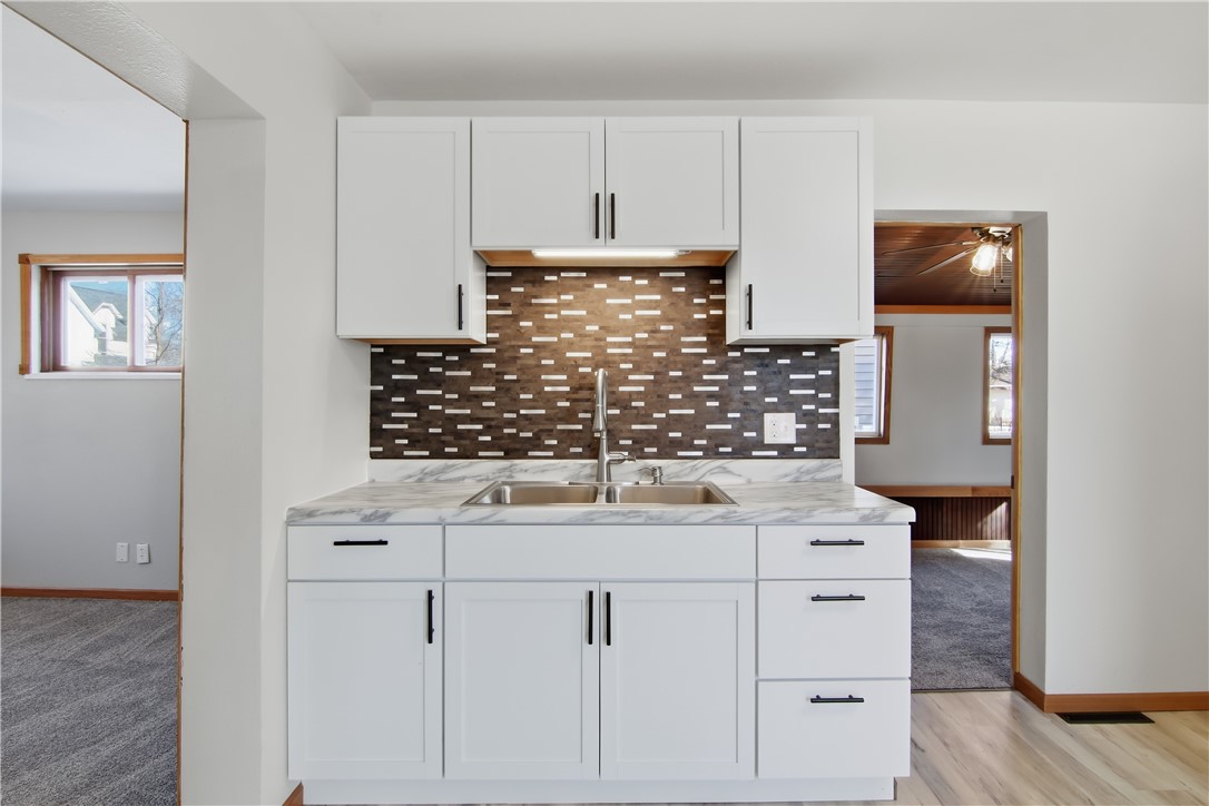 817-Grand-Eau-Claire-WI-54701-3