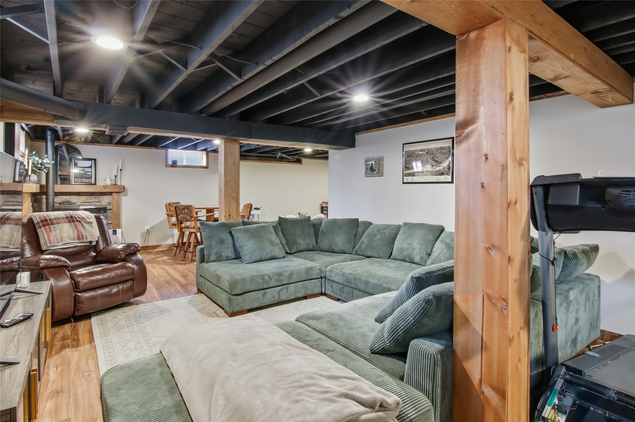 921-Spruce-Chippewa-Falls-WI-54729-6