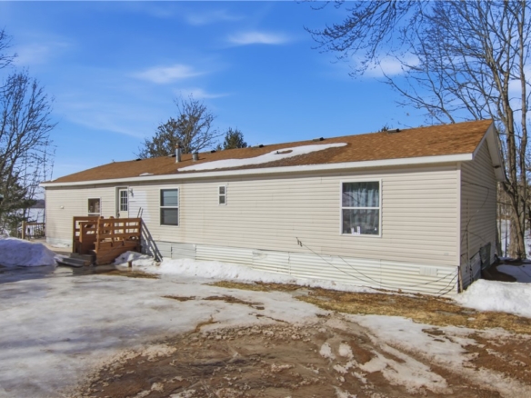 Residentialhouse for sale picture with an address of  9853 Callahan Lake Road in Hayward and a list price of 409900