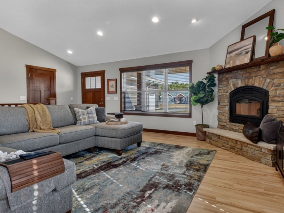 Residentialhouse for sale picture with an address of  E3547 Pine Creek Road in Eleva and a list price of 650000