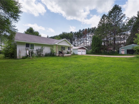 Residentialhouse for sale picture with an address of  E5740 833rd Avenue in Colfax and a list price of 240000