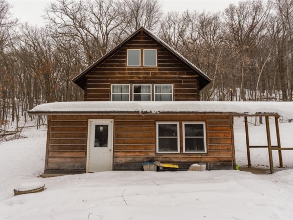 Residentialhouse for sale picture with an address of  E6783 1090th Avenue in Wheeler and a list price of 299000