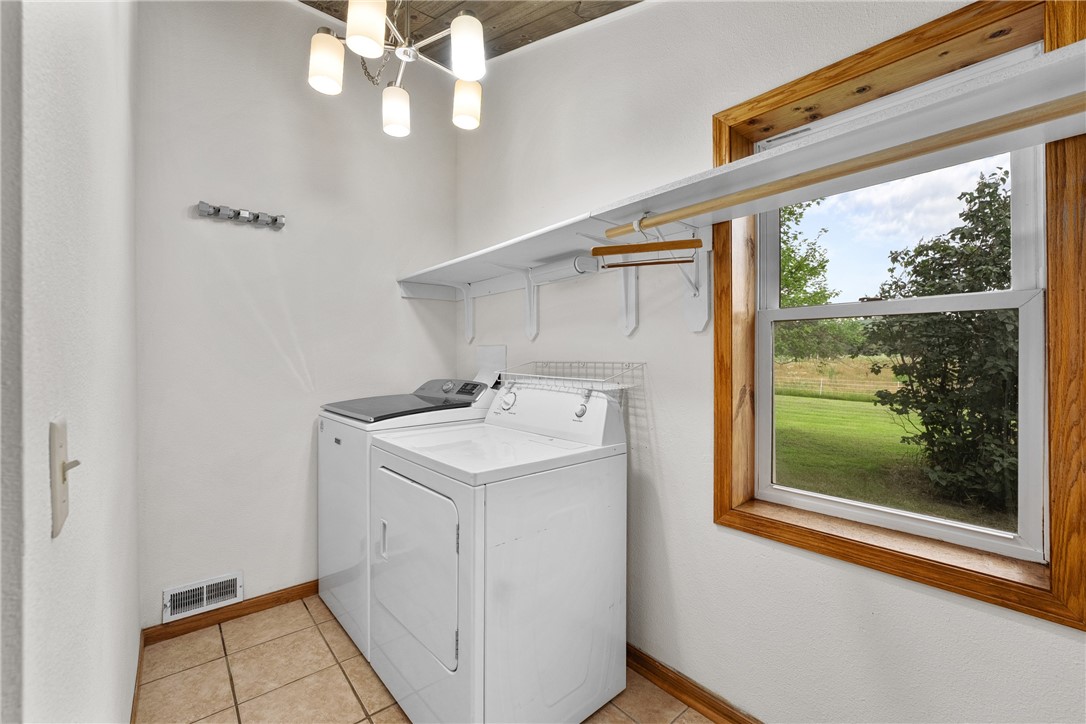 E9502-690th-Elk-Mound-WI-54739-6