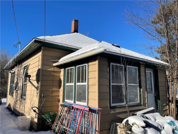 Residentialhouse for sale picture with an address of     in Glidden and a list price of 39900