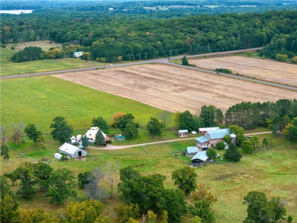 Residentialhouse for sale picture with an address of  N5603 Tower Hill Road in Spooner and a list price of 575000