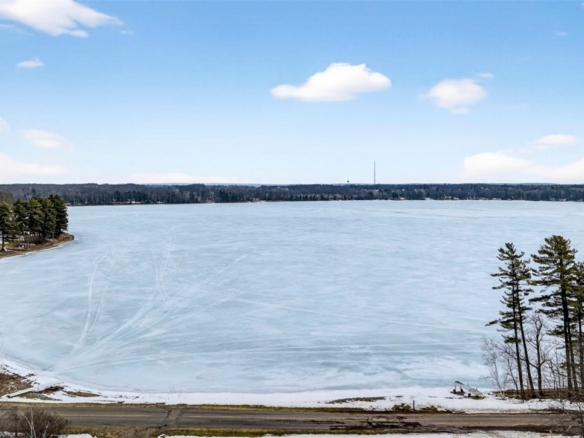 Residentialhouse for sale picture with an address of  N5909 Lake Road in Stone Lake and a list price of 1100000