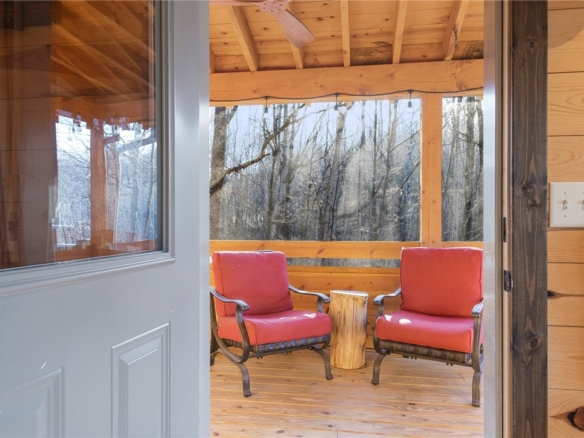 Residentialhouse for sale picture with an address of  N8065 Wolf Lane in Hayward and a list price of 475000