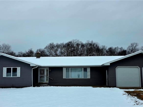 Residentialhouse for sale picture with an address of  N8751 U.S. Highway 53  in Holmen and a list price of 935000