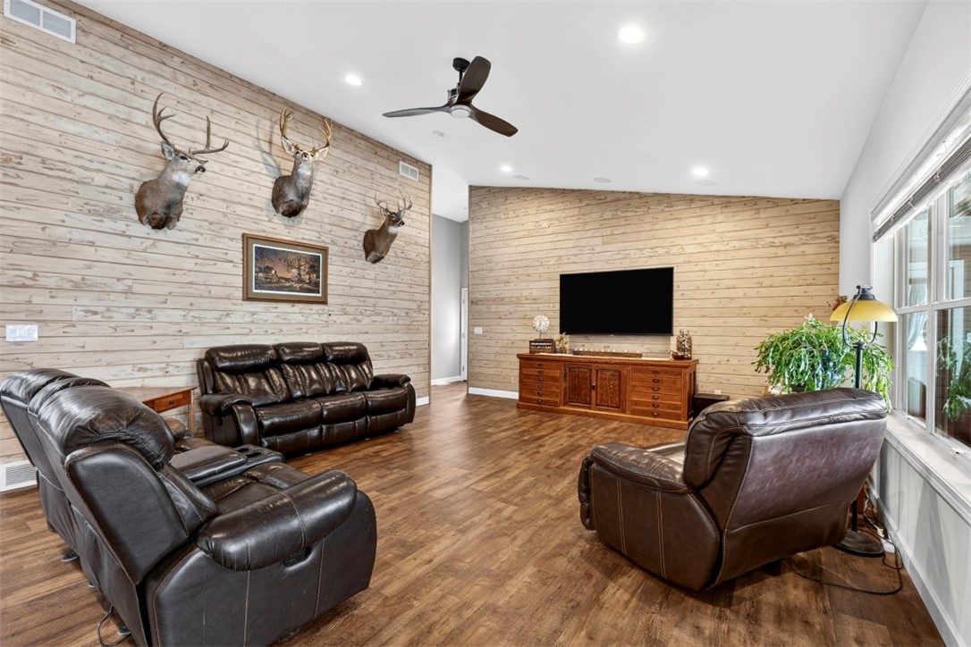 N5909 Lake Road, Stone Lake, WI — photo 7