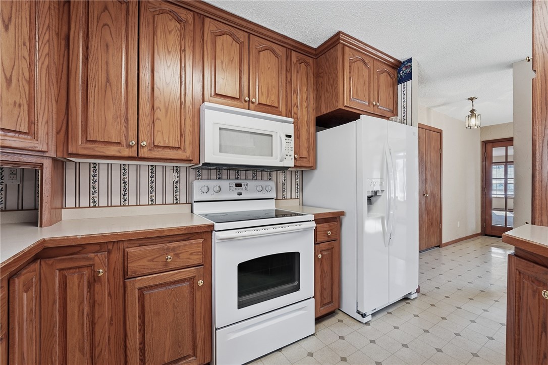 N9446 County Road Q, Downing, WI — photo 4