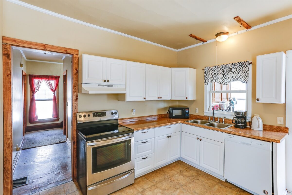 453 N Glendale Avenue, Tomah, WI
