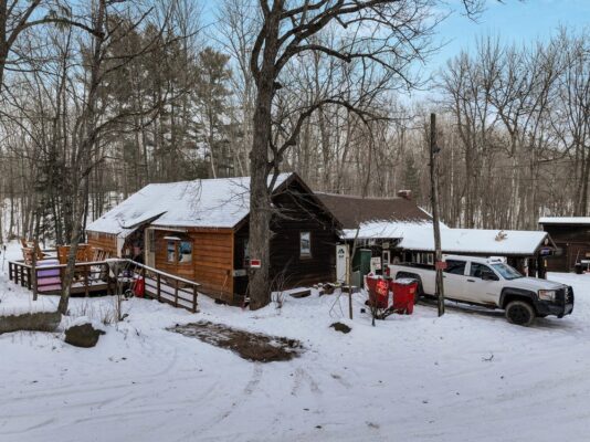W2551 & W2549 Rockford Road, Sarona, WI