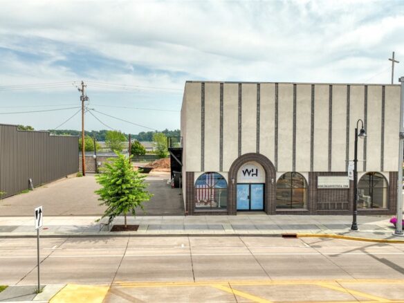 1 N Main, Rice Lake, WI