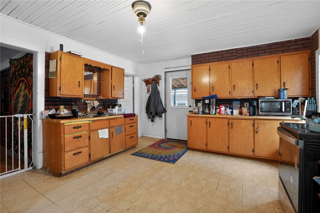 Residential at 1002 Cora Avenue, Rice Lake, WI 54868 — photo 11