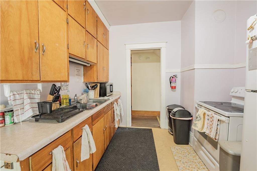 Residential Income at 1010 Farwell Street, Eau Claire, WI 54701 — photo 12