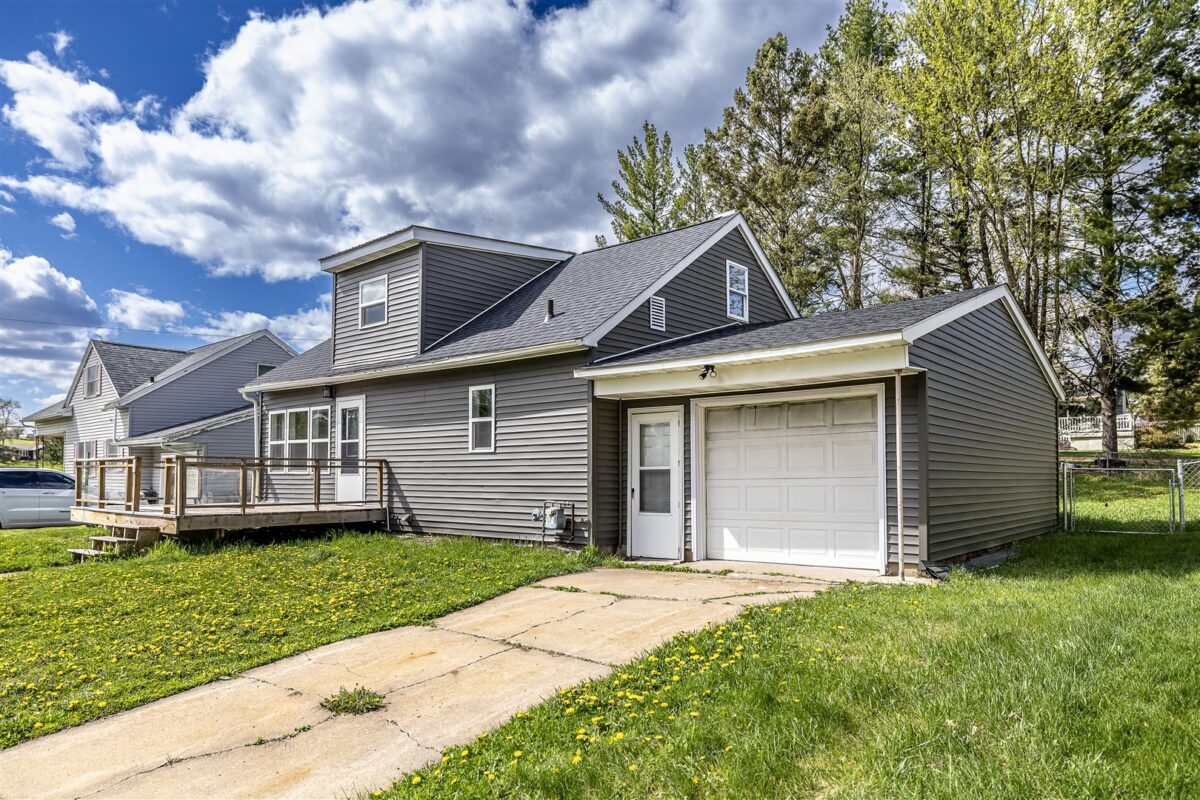 1031 Van Buren Street, Black River Falls, WI — photo 2
