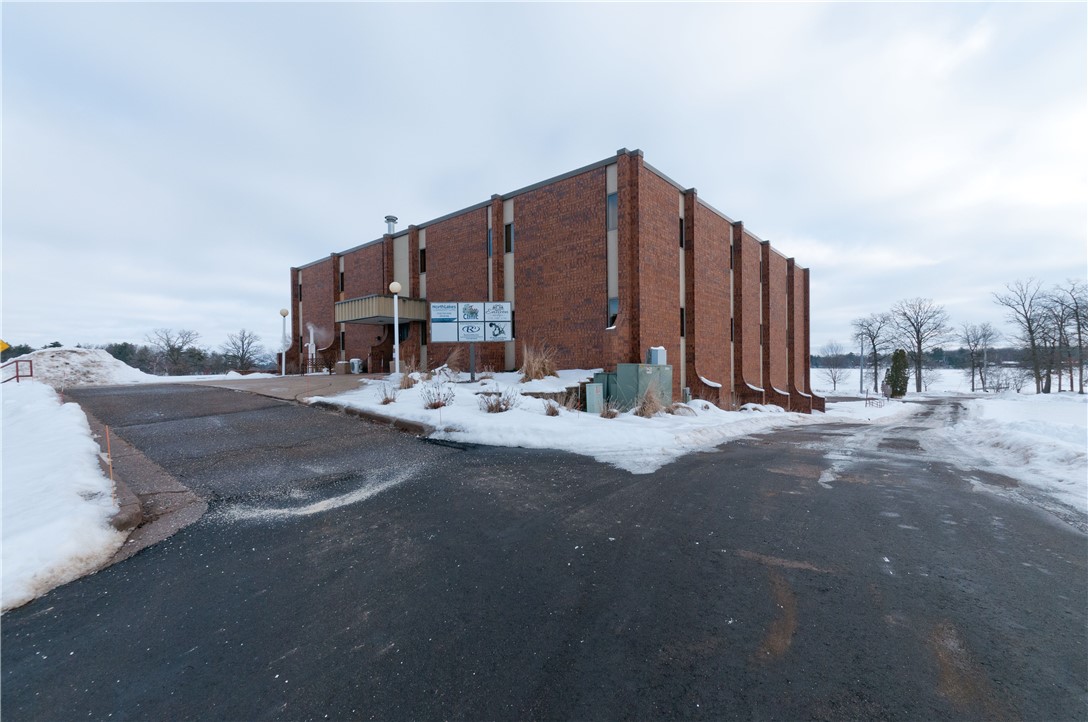 1035 N Main Street 2SE, Rice Lake, WI — photo 2