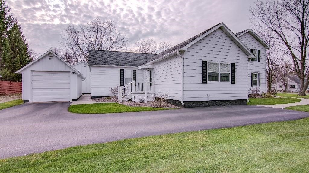 1047 Jefferson Avenue 1,2,3,4, Chippewa Falls, WI — photo 7