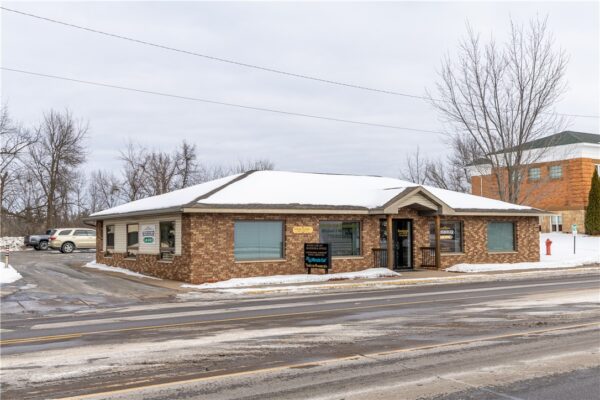 105 Lake Avenue W, Ladysmith, WI
