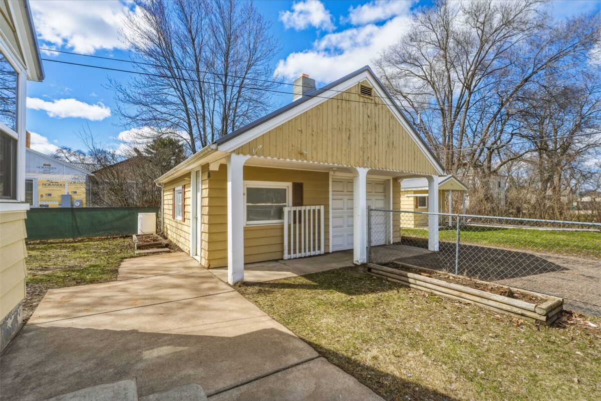 1104 Garfield Avenue Altoona WI 54720 — photo 33