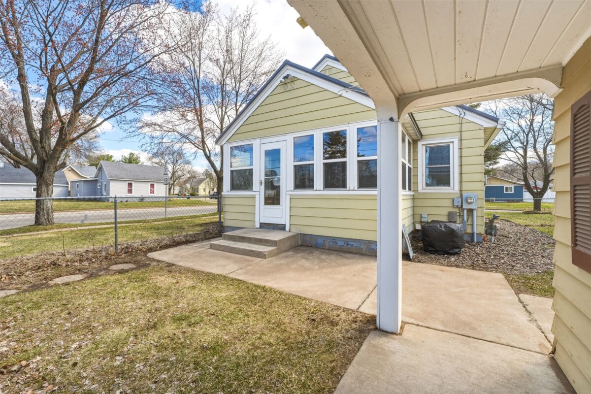 1104 Garfield Avenue Altoona WI 54720 — photo 35
