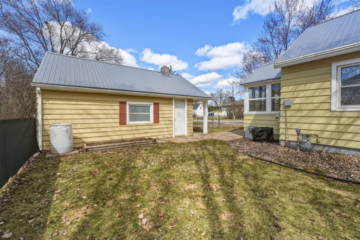 1104 Garfield Avenue Altoona WI 54720 — photo 37