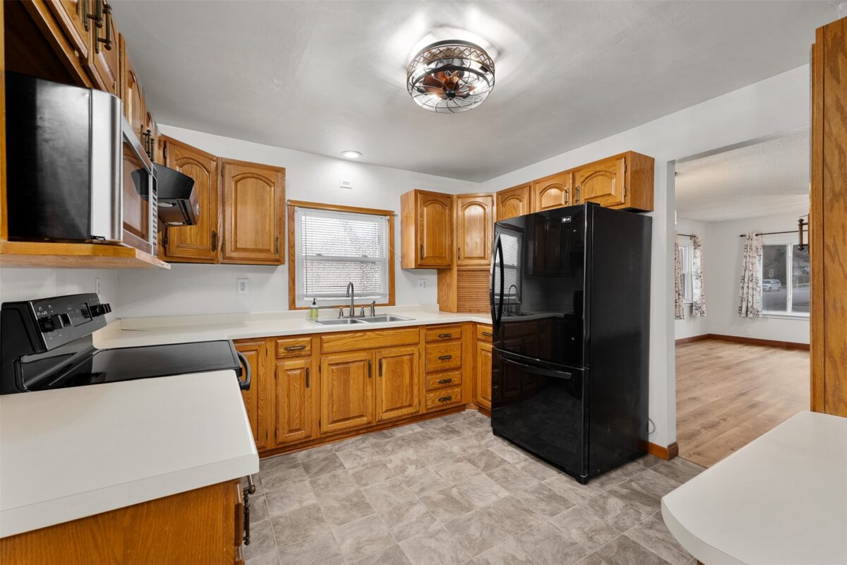1104 Garfield Avenue Altoona WI 54720 — photo 5