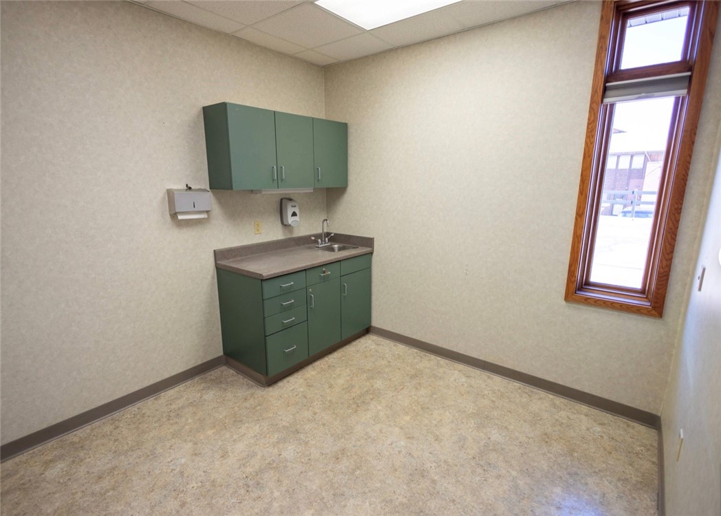 Residential at 1110 Oak Ridge Drive, Eau Claire, WI 54701 — photo 15