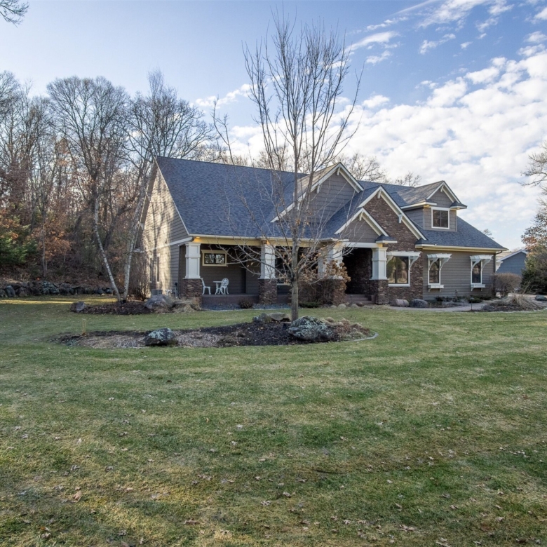 Residentialhouse for sale picture with an address of  1116 Moonlight Drive in Altoona and a list price of 949900