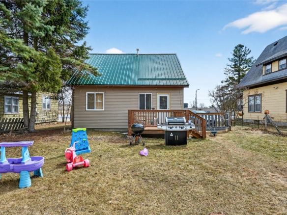 Residentialhouse for sale picture with an address of  1117 N River Street  in Spooner and a list price of 94900