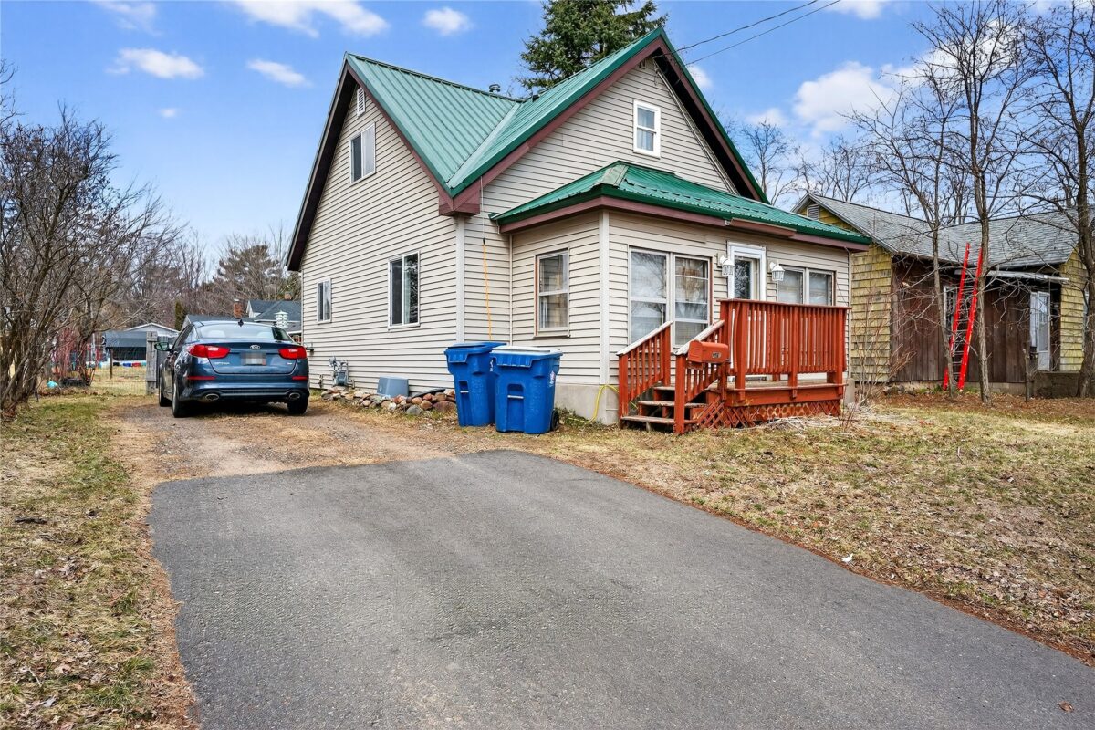 1117 N River Street  Spooner WI 54801 — photo 2