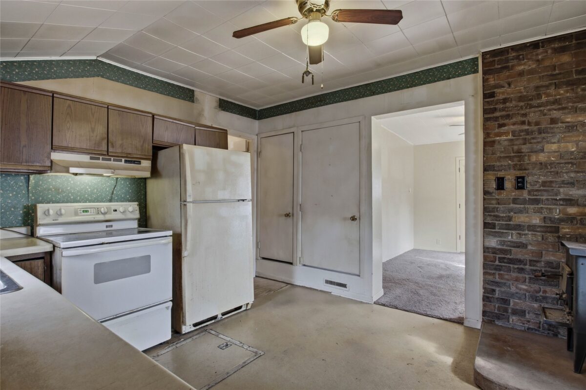 Residential at 1127 Madison Street, Eau Claire, WI 54703 — photo 4