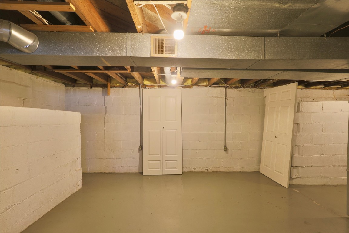 Residential at 1211 Main Street, Eau Claire, WI 54701 — photo 33