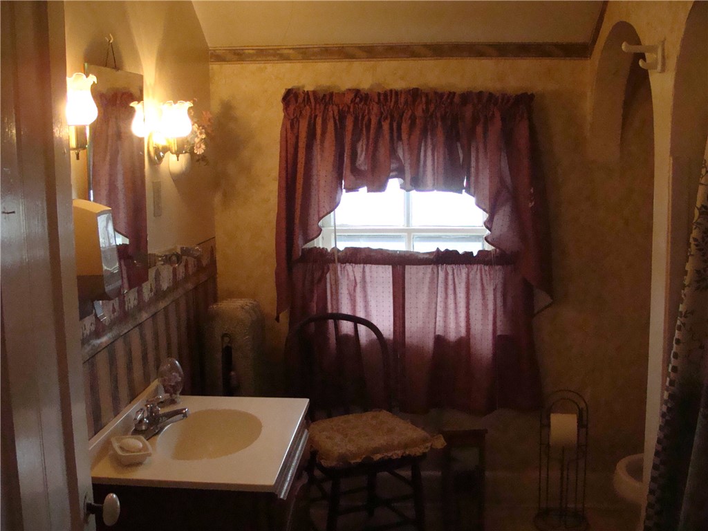 126 W Railroad Avenue, Bruce, WI — photo 7