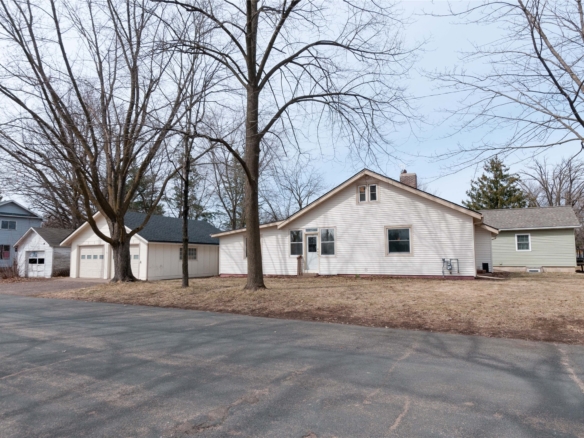 Residentialhouse for sale picture with an address of  132 Couture Avenue in Rice Lake and a list price of 224000