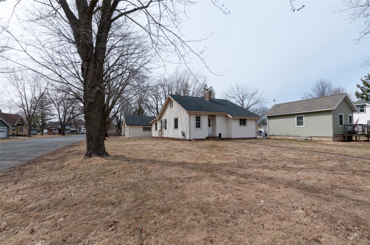 132 Couture Avenue Rice Lake WI 54868 — photo 2