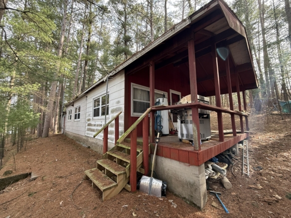 Residentialhouse for sale picture with an address of  1328 21 3/4  in Cameron and a list price of 135000