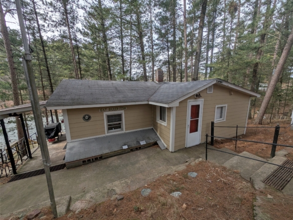 Residentialhouse for sale picture with an address of  1350 21 3/4 Street in Cameron and a list price of 239900