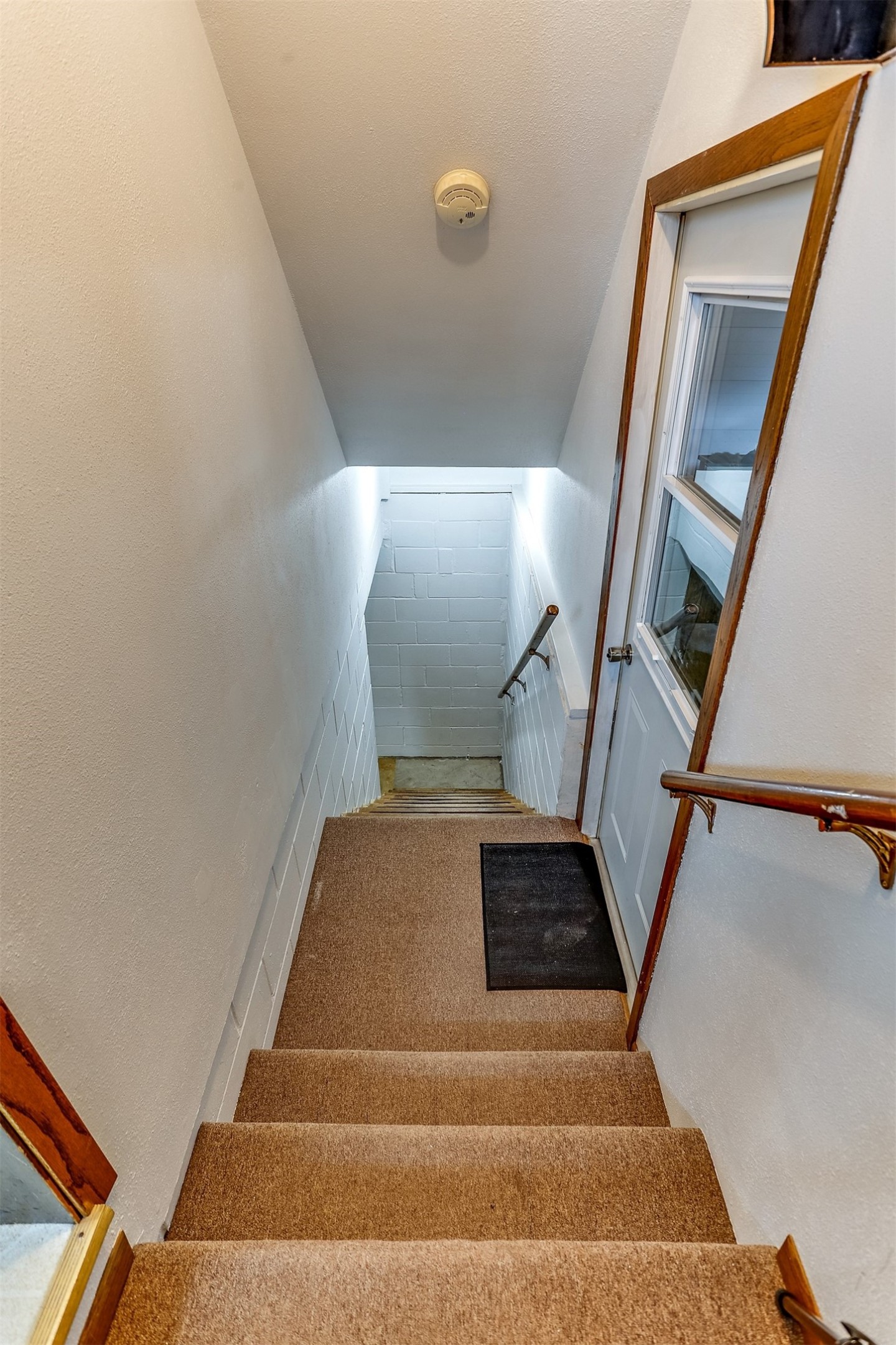 1352-Van-Buren-Black-River-Falls-WI-54615-7