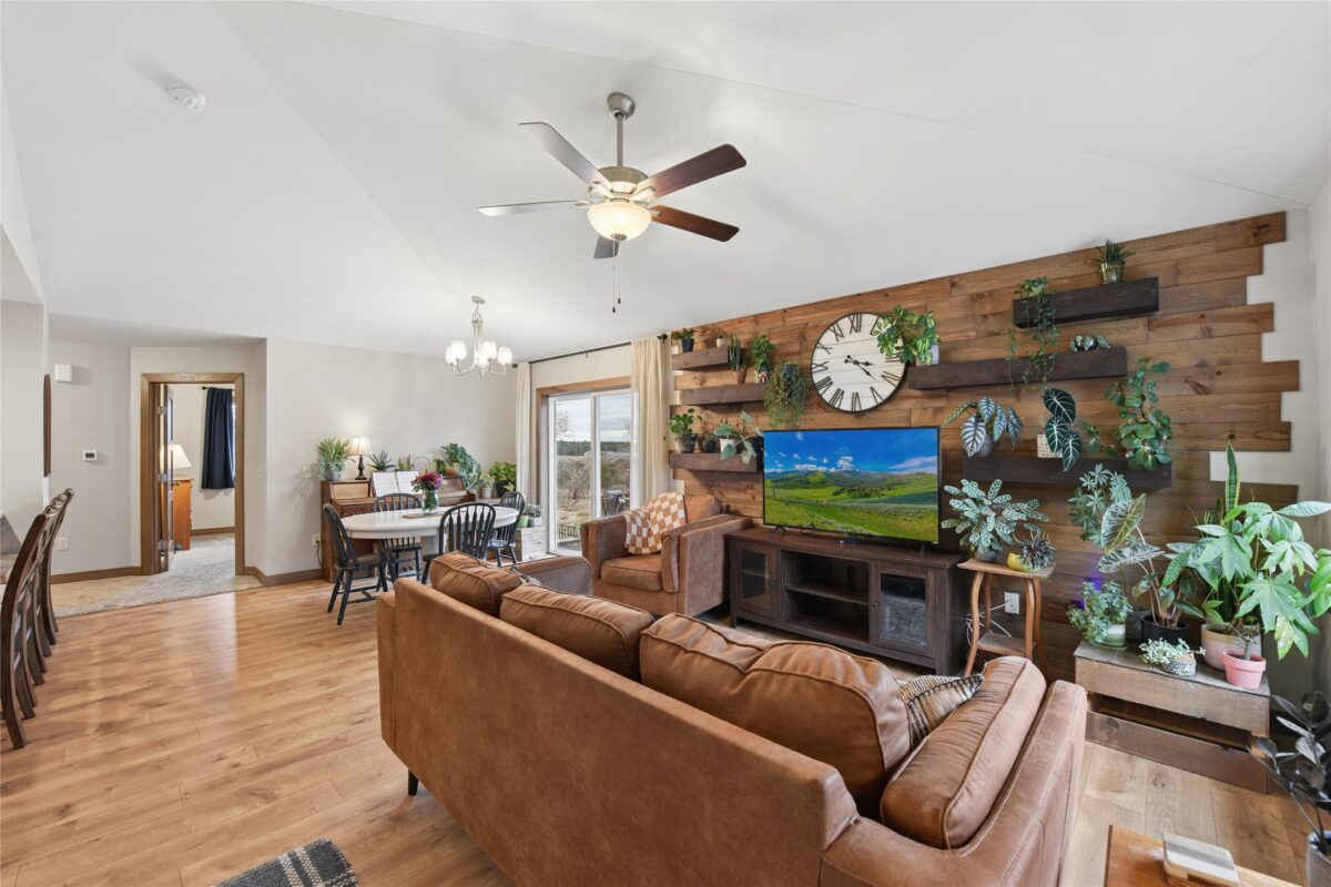1352 Juniper Place Eau Claire WI 54703 — photo 10
