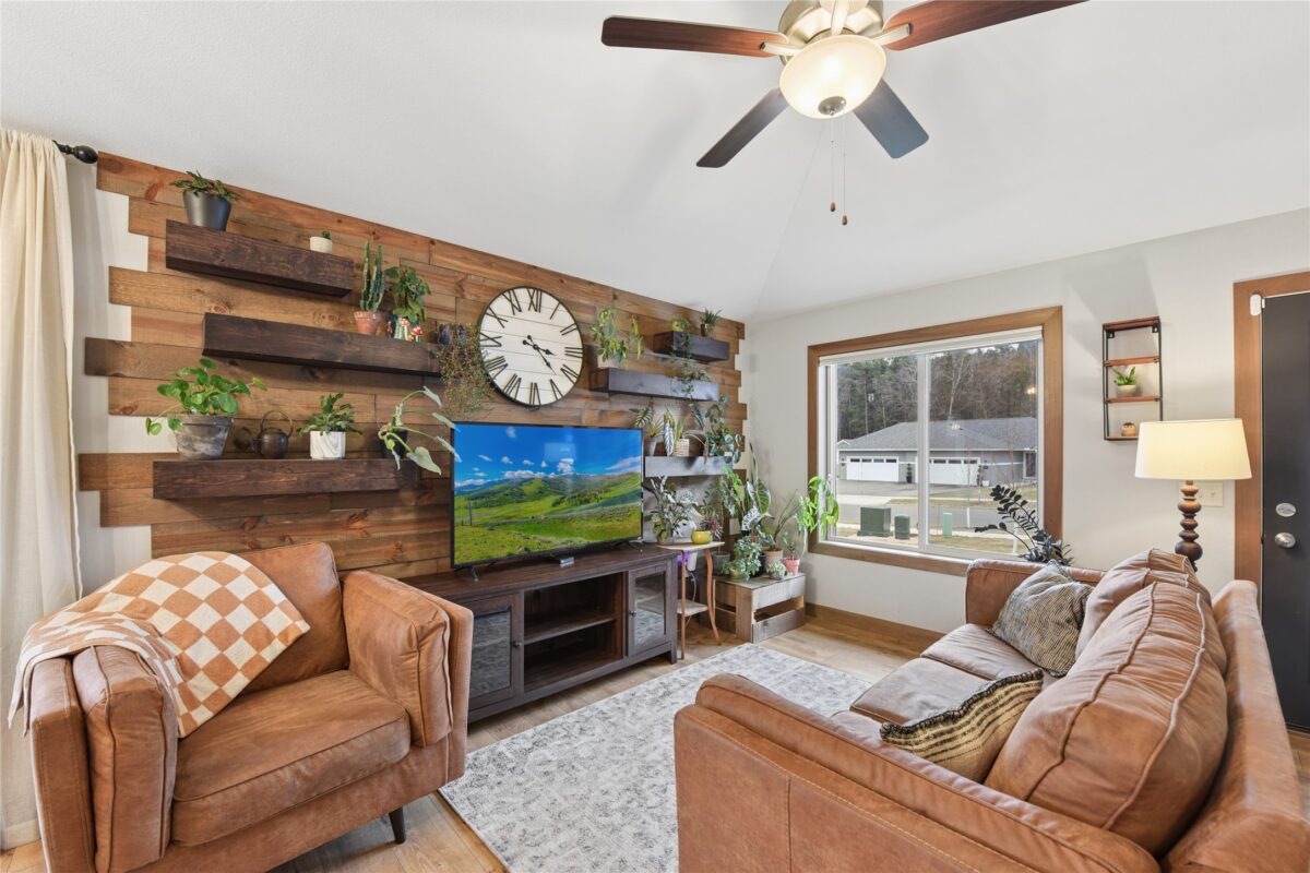 1352 Juniper Place Eau Claire WI 54703 — photo 11