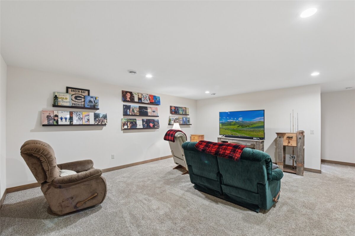 1352 Juniper Place Eau Claire WI 54703 — photo 20